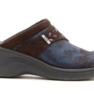 SOLD!!!   Bzees Dolce Brown and Navy Suede Clog